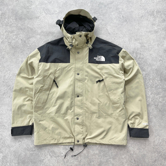 The North Face Gore-tex insulated mountain jacket (XL) - Known Source