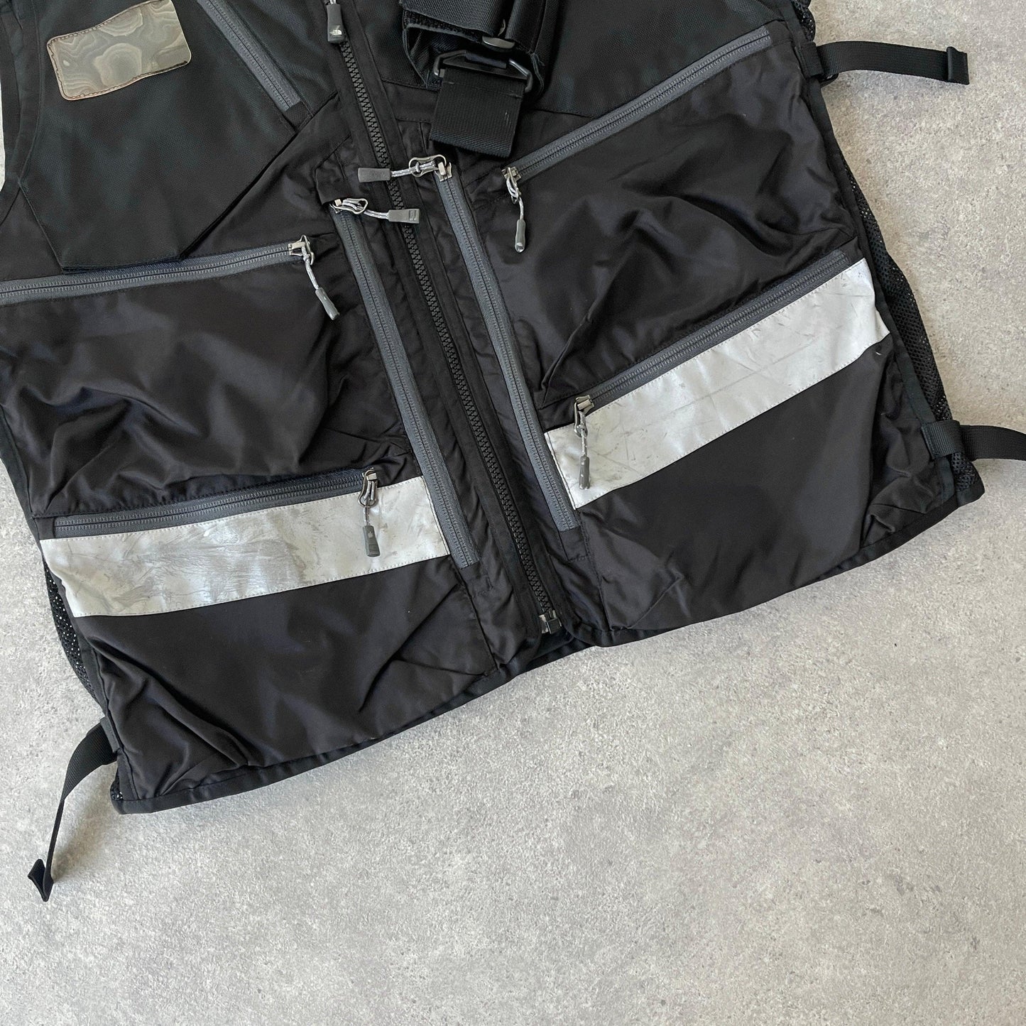 The North Face RARE 2000s tactical cargo vest (M) - Known Source