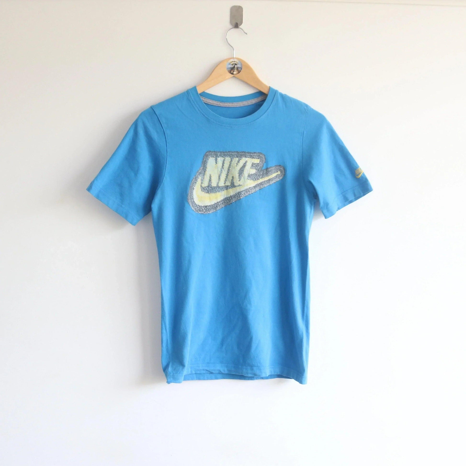 Vintage Nike Embroided Sleeve Nature Graphics Slimfit (S) (S) - Known Source