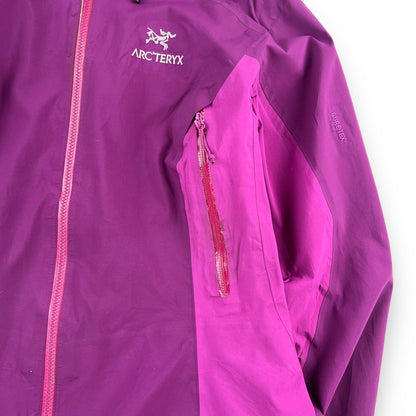 Womens Arc'teryx Beta AR Jacket (L) - Known Source