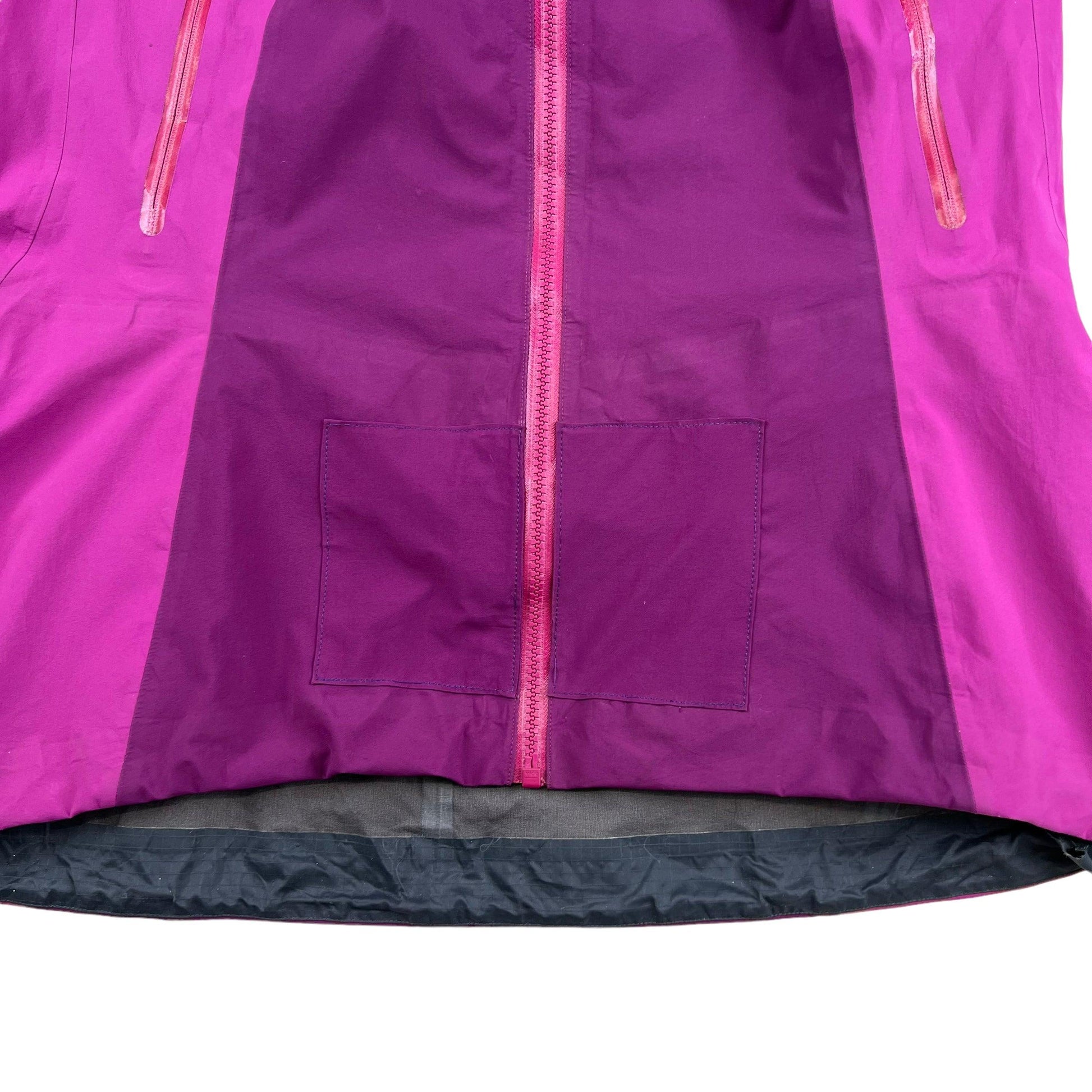 Womens Arc'teryx Beta AR (L) - Known Source